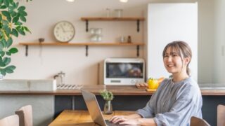 自宅で収入アップ！ママのための「起業」「フリーランス」働き方ガイド